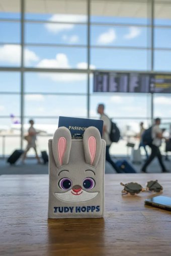 Disney Zootropolis Lisanslı Peluş Pasaport Kılıfı - Judy