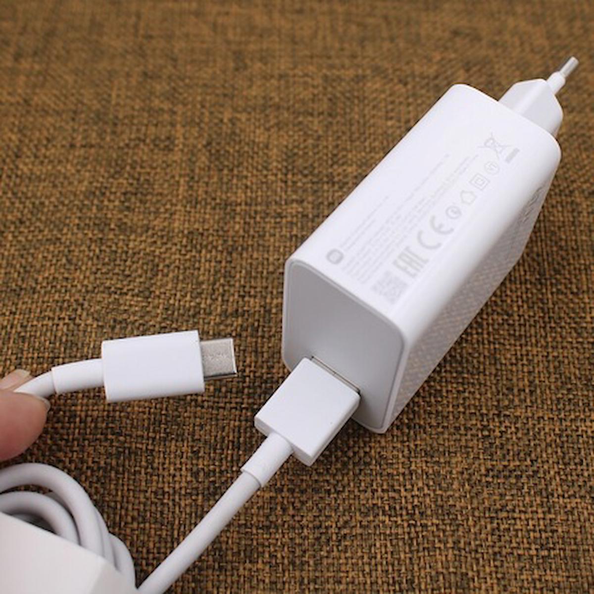 Fodos Xiaomi Type-C Kablolu 67 W Hızlı Şarj Aleti Beyaz