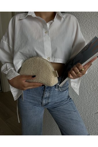 Qeyzi Bej Düz Peluş Üçgen Makyaj Çantası