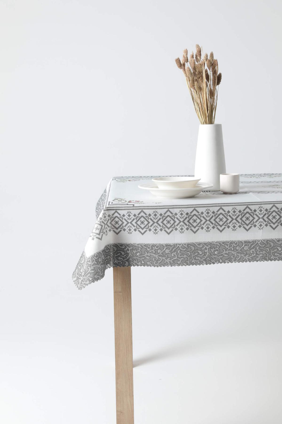 Favora Polyester 152 x 220 cm Dertsiz Dikdörtgen Masa Örtüsü Gri