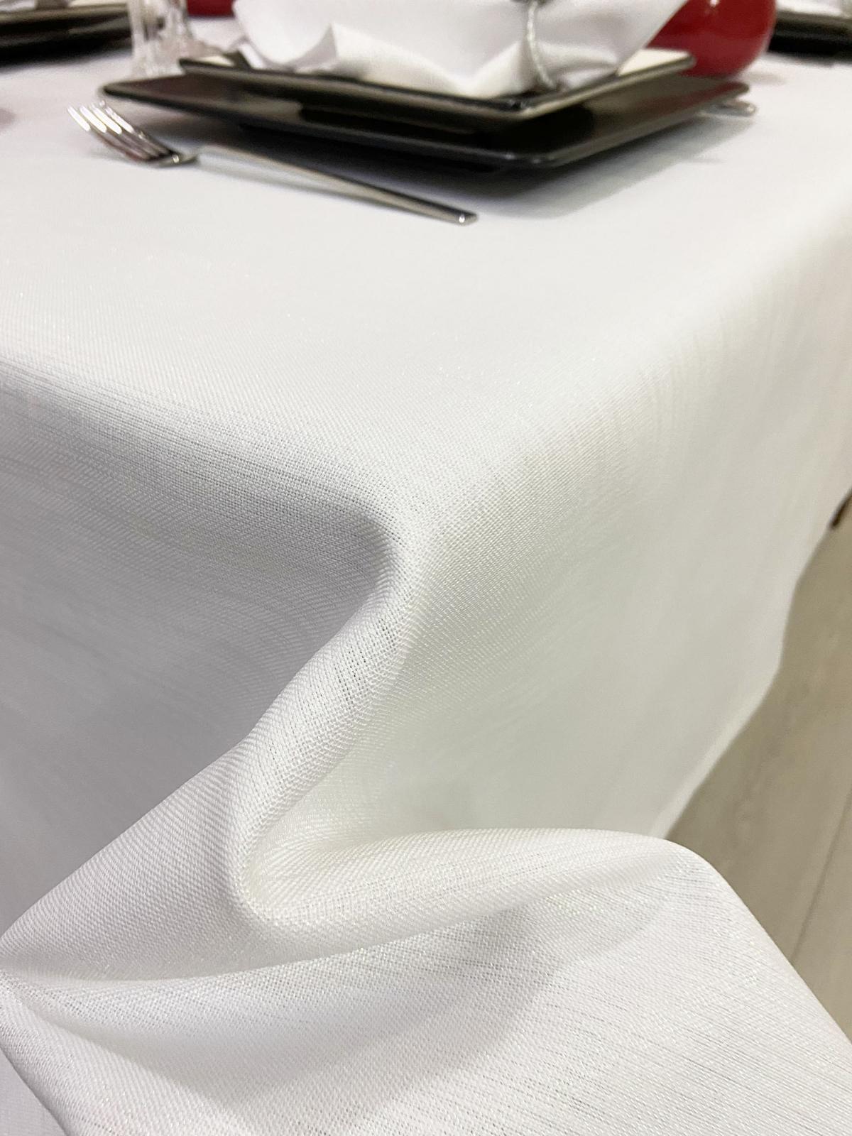 Zeren Home Polyester 150 x 300 cm Dertsiz Dikdörtgen Masa Örtüsü Beyaz