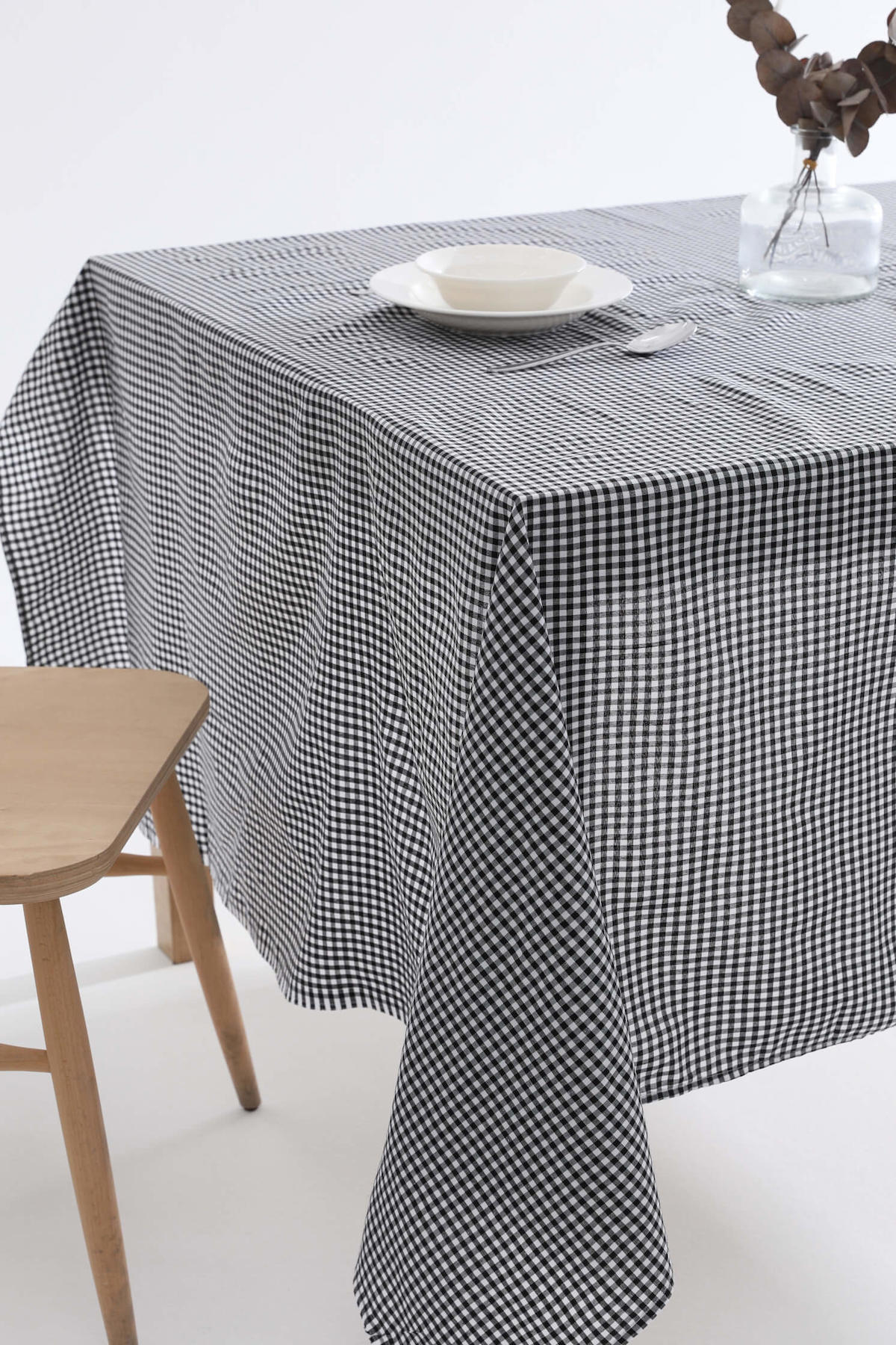 Favora Pamuk-Polyester 155 x 165 cm Kare Masa Örtüsü Siyah