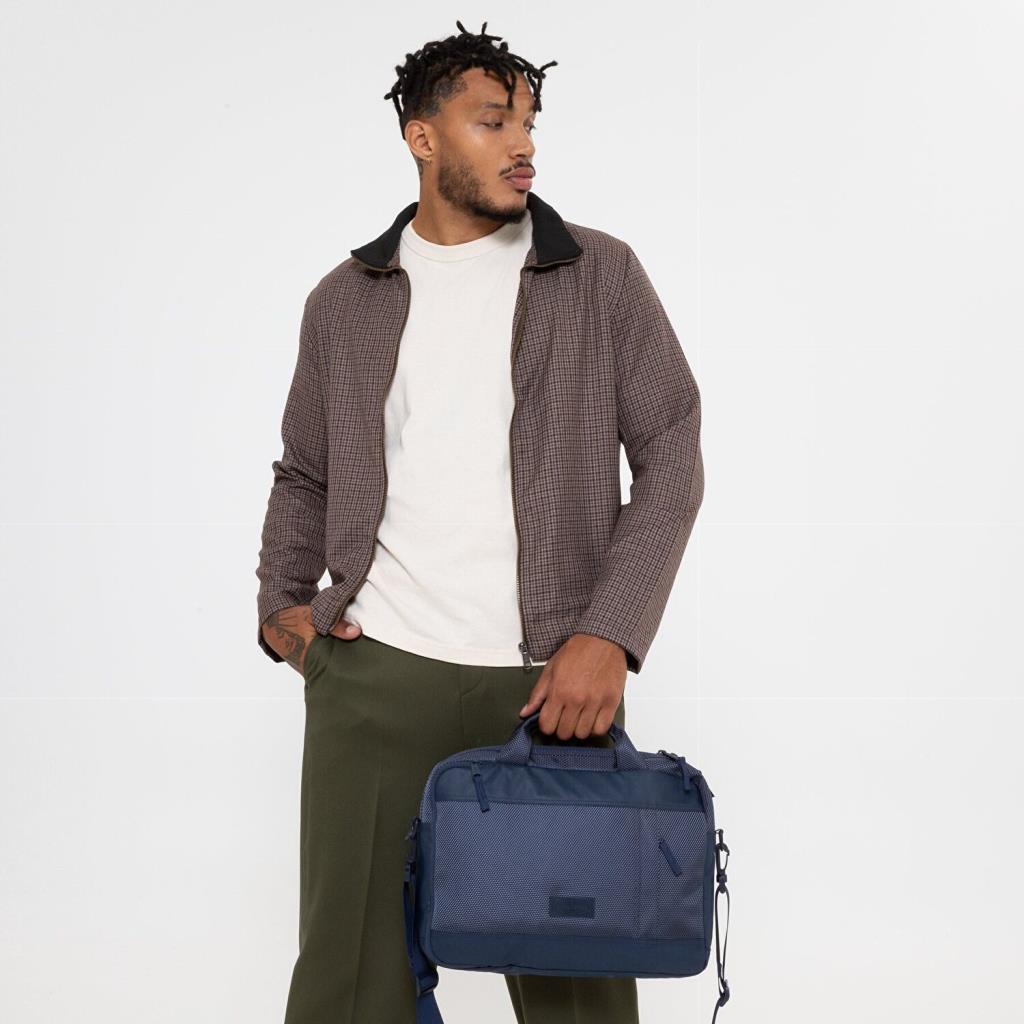 Eastpak 15 inç Kumaş Laptop Postacı Çantası Lacivert