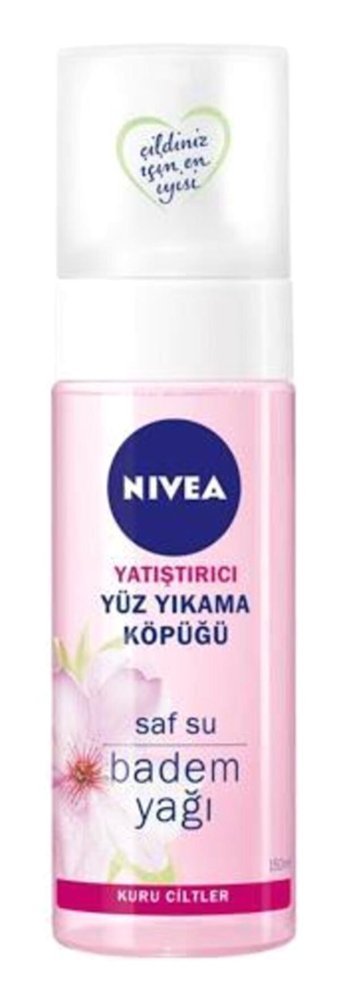 Nivea Yatıştırıcı Saf Su Badem Yağı Kuru Ciltler İçin Yüz Temizleyici Köpüğü 150 ml